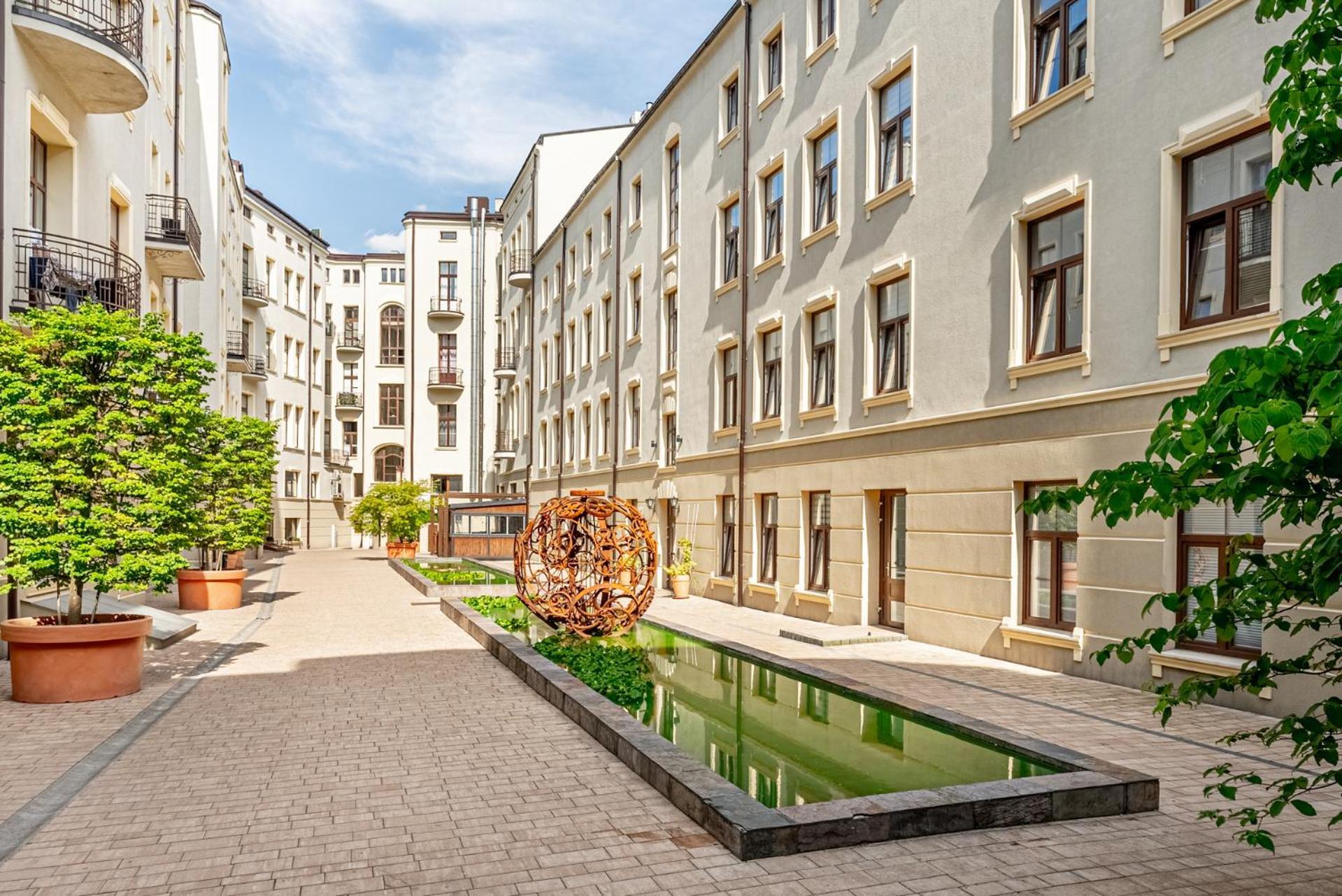 Gold City Point Piotrkowska 37 Łódź Exteriör bild