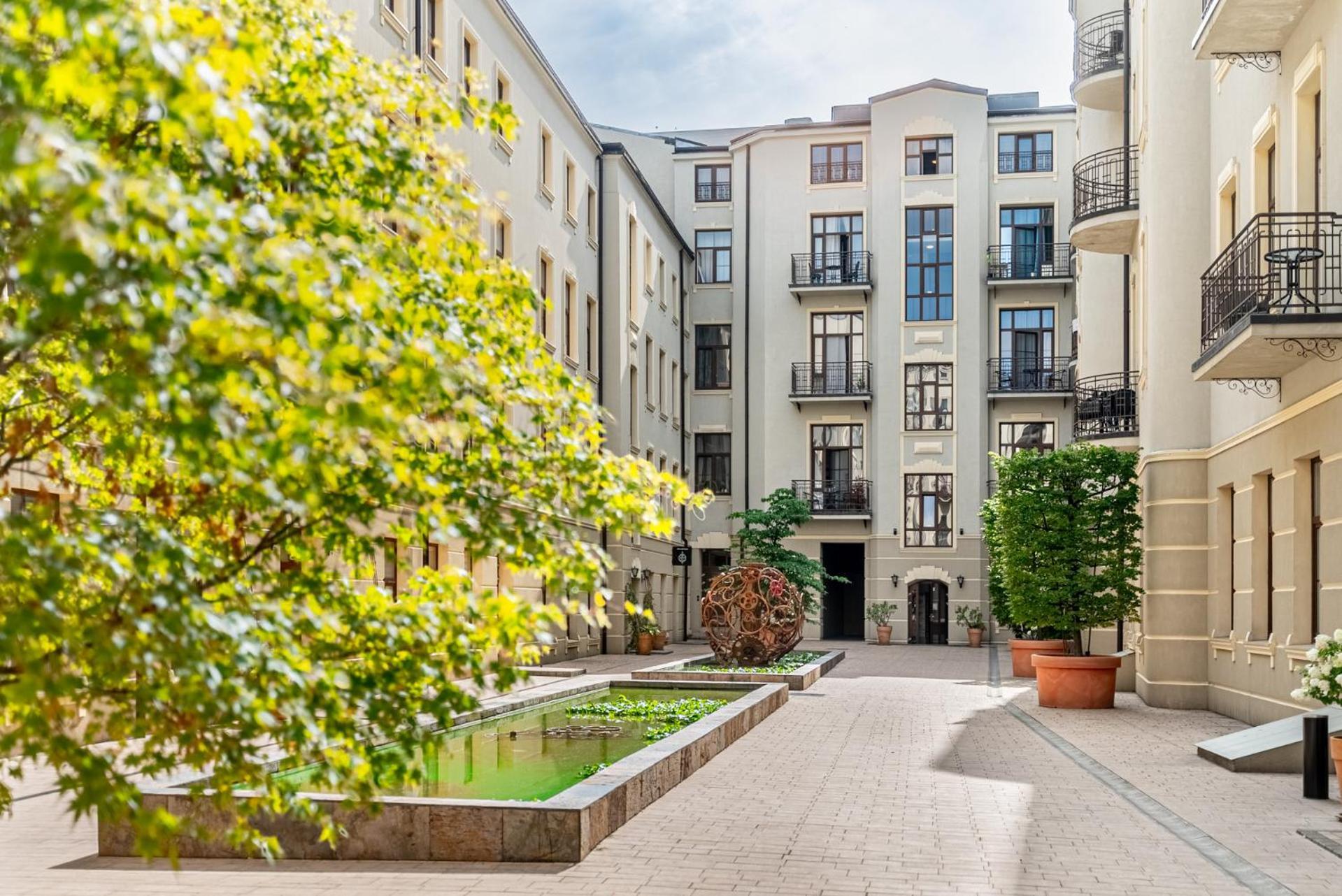 Gold City Point Piotrkowska 37 Łódź Exteriör bild